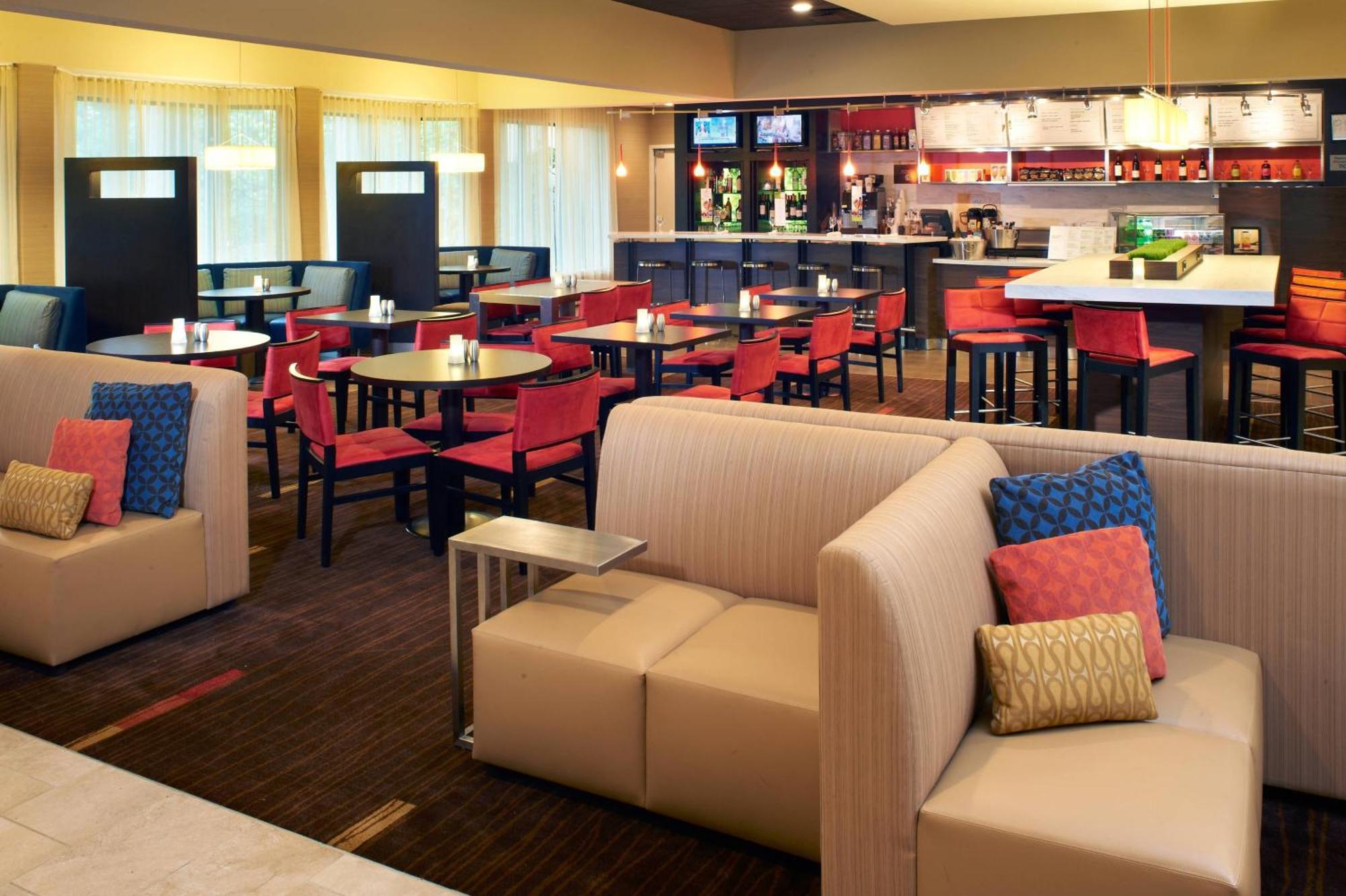 Готель Courtyard By Marriott Lexington North Ресторан фото