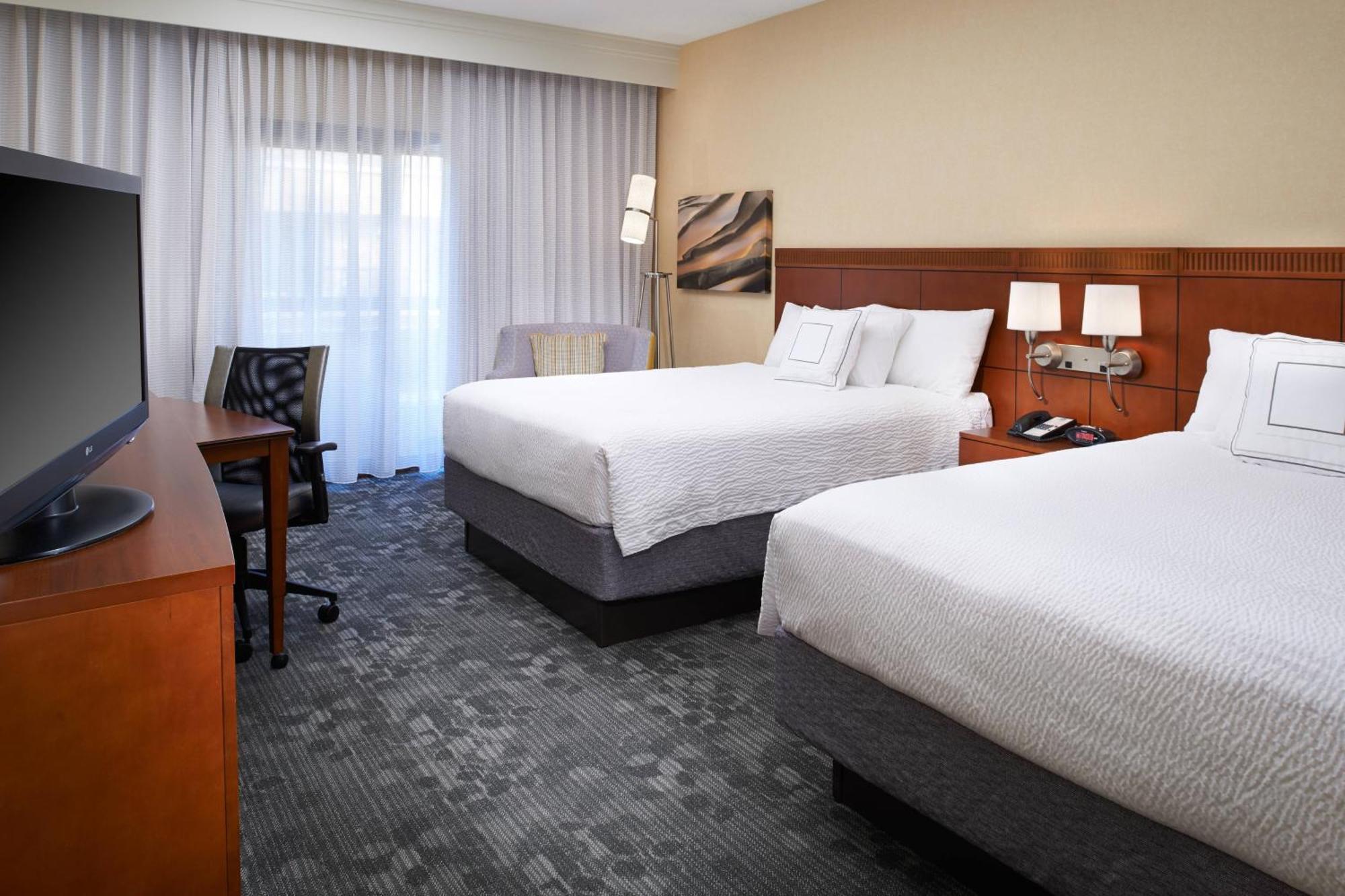Готель Courtyard By Marriott Lexington North Екстер'єр фото
